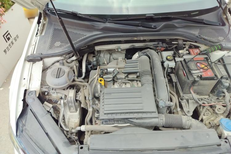 Used Volkswagen Lamando 2018 230TSI DSG Fashion Edition Engine Bay Right