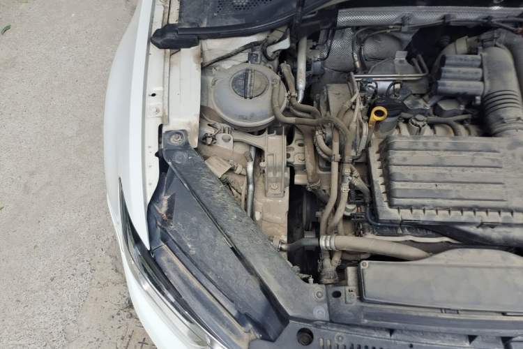 Used Volkswagen Lamando 2018 280TSI DSG Comfort Edition Engine Bay Right