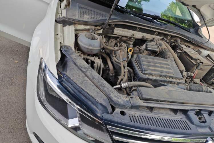 Used Volkswagen Lamando 2018 230TSI DSG Fashion Edition Engine Bay Right