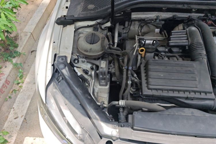 Used Volkswagen Lamando 2018 230TSI DSG Fashion Edition Engine Bay Right