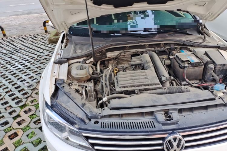 Used Volkswagen Lamando 2018 280TSI DSG Comfort Edition Engine Bay Right