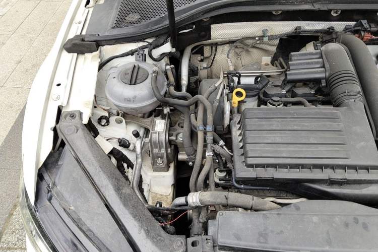 Used Volkswagen Lamando 2018 230TSI DSG Fashion Edition Engine Bay Right