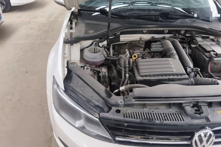 Used Volkswagen Lamando 2018 230TSI DSG Fashion Edition Engine Bay Right