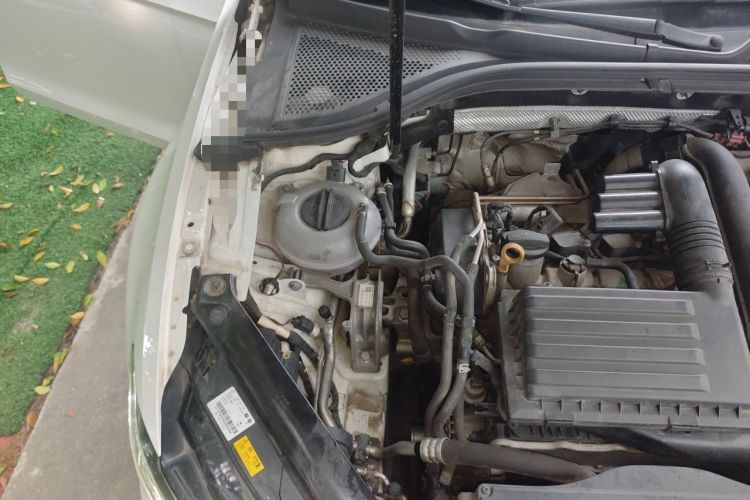 Used Volkswagen Lamando 2018 280TSI DSG Luxury Edition Engine Bay Right