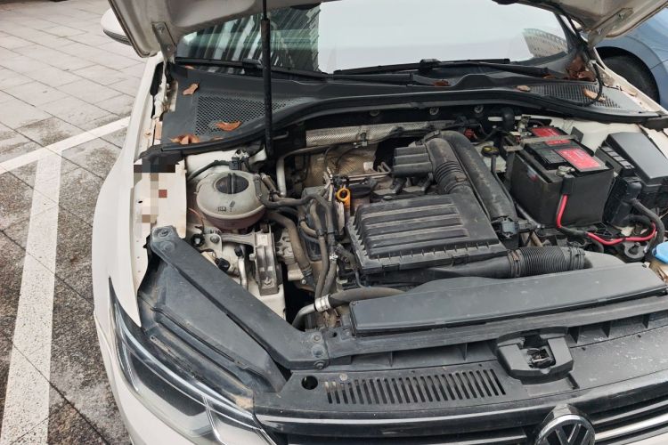 Used Volkswagen Lamando 2018 280TSI DSG Comfort Edition Engine Bay Right