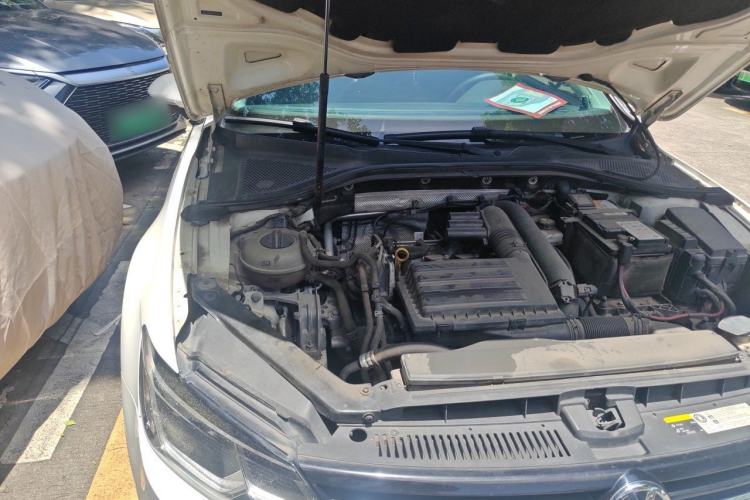 Used Volkswagen Lamando 2018 230TSI DSG Fashion Edition Engine Bay Right