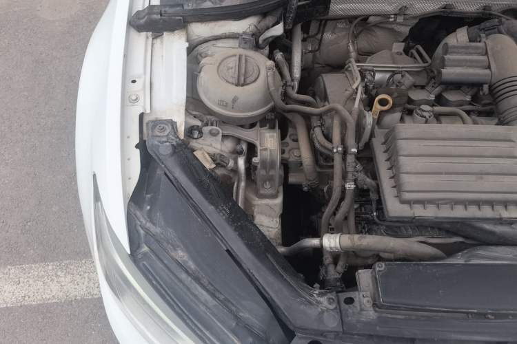 Used Volkswagen Lamando 2018 280TSI DSG Comfort Edition Engine Bay Right