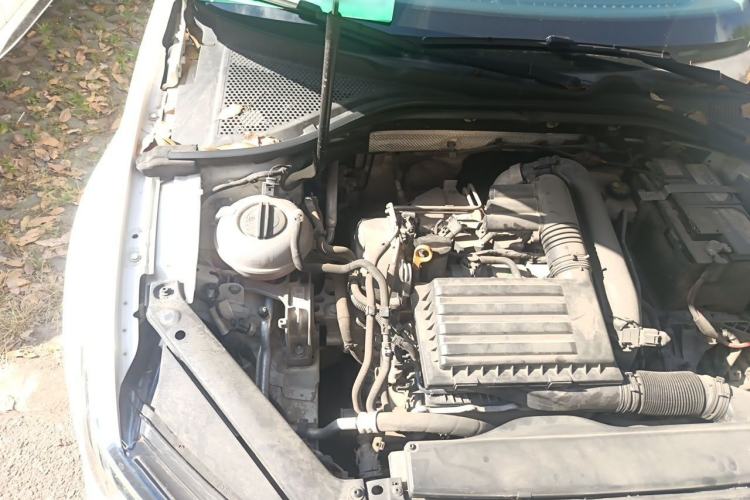 Used Volkswagen Lamando 2018 280TSI DSG Comfort Edition Engine Bay Right