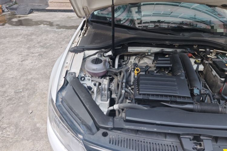 Used Volkswagen Lamando 2018 230TSI DSG Fashion Edition Engine Bay Right
