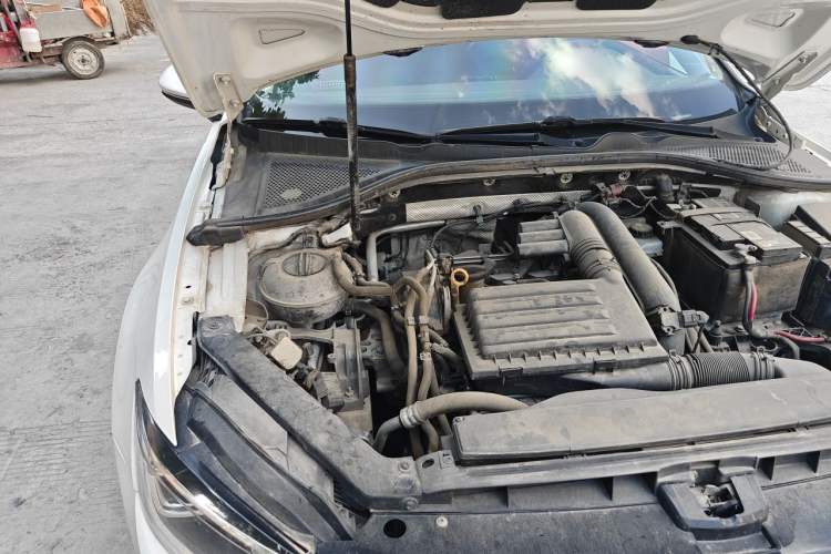 Used Volkswagen Lamando 2018 230TSI DSG Fashion Edition Engine Bay Right