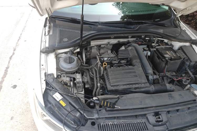 Used Volkswagen Lamando 2018 280TSI DSG Luxury Edition Engine Bay Right