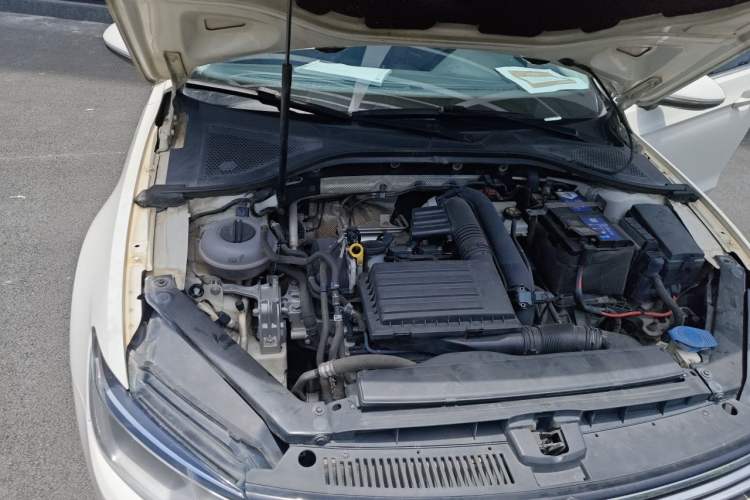 Used Volkswagen Lamando 2018 230TSI DSG Fashion Edition Engine Bay Right