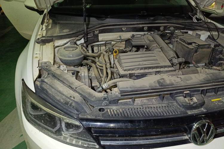 Used Volkswagen Lamando 2018 280TSI DSG Comfort Edition Engine Bay Right