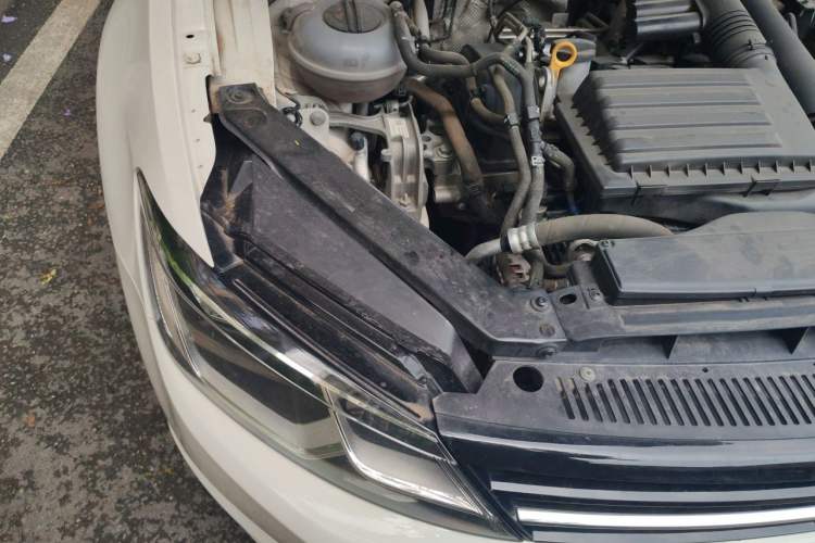 Used Volkswagen Lamando 2018 230TSI DSG Fashion Edition Engine Bay Right