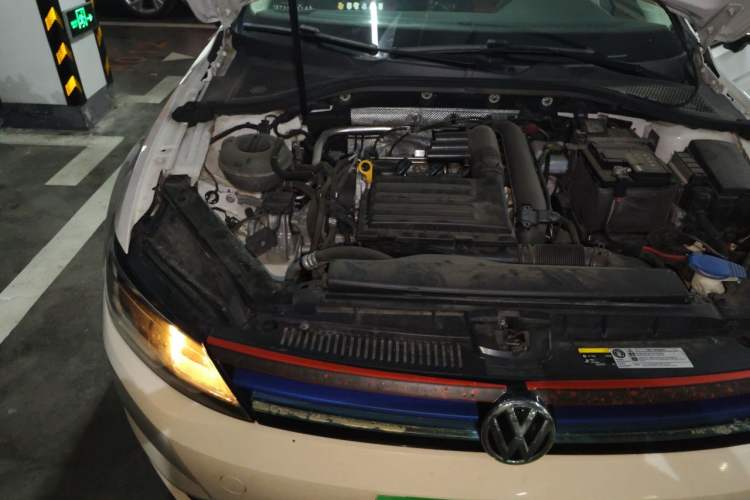 Used Volkswagen Lamando 2018 230TSI DSG Fashion Edition Engine Bay Right