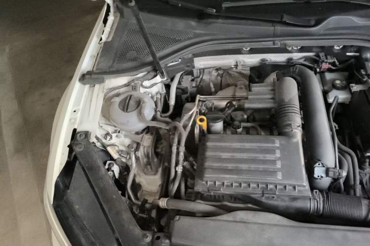 Used Volkswagen Lamando 2018 230TSI DSG Fashion Edition Engine Bay Right