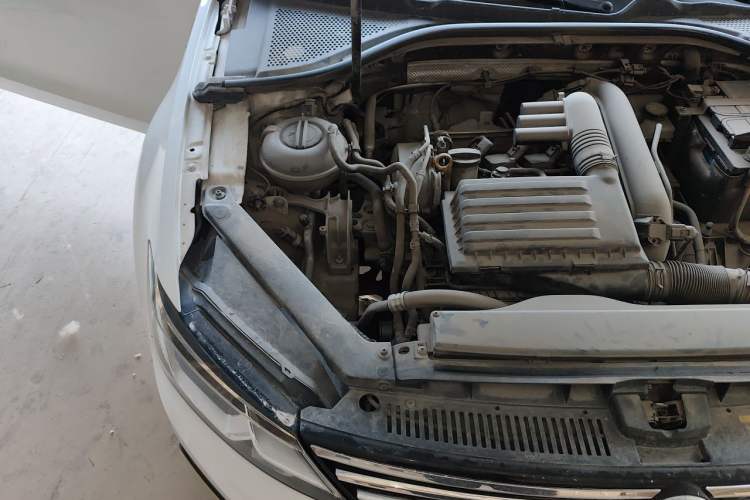 Used Volkswagen Lamando 2018 230TSI DSG Fashion Edition Engine Bay Right