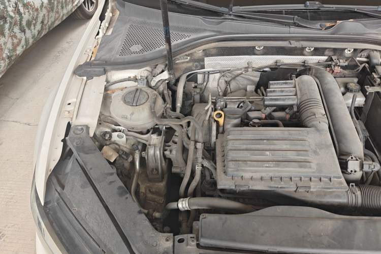 Used Volkswagen Lamando 2018 230TSI DSG Fashion Edition Engine Bay Right