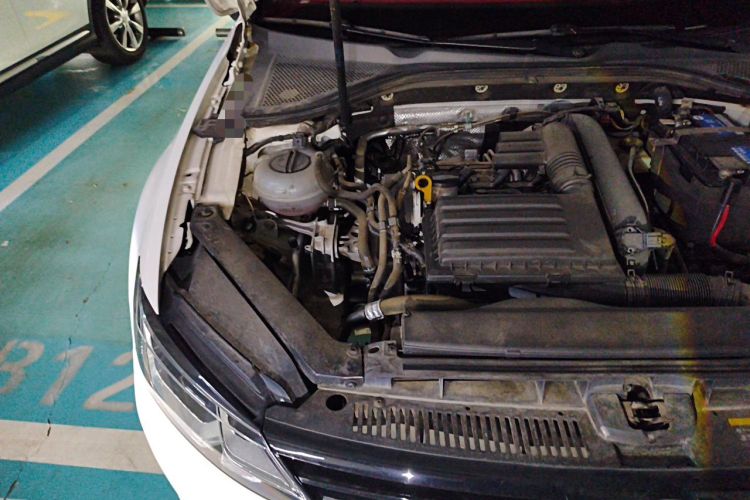 Used Volkswagen Lamando 2018 280TSI DSG Comfort Edition Engine Bay Right