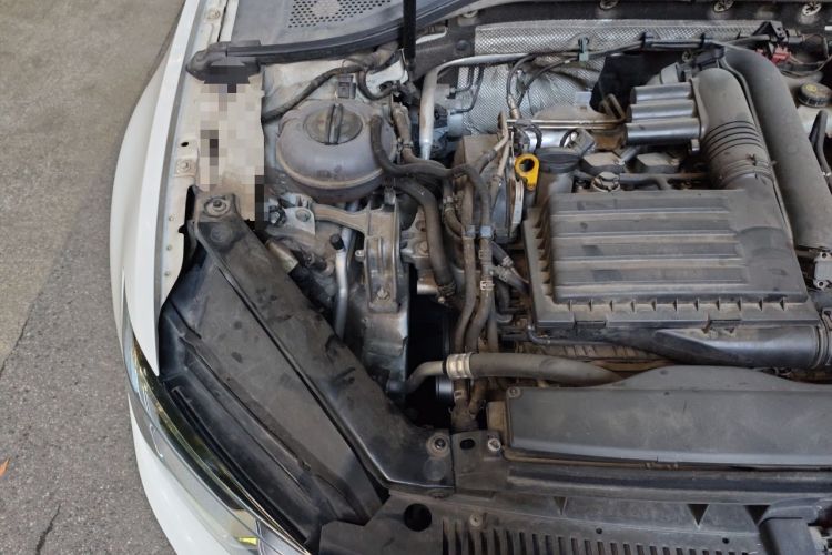 Used Volkswagen Lamando 2018 280TSI DSG Comfort Edition Engine Bay Right