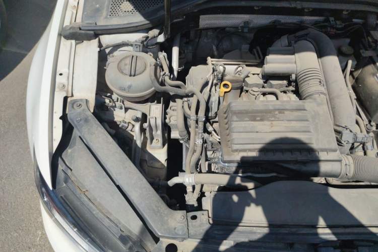 Used Volkswagen Lamando 2018 280TSI DSG Comfort Edition Engine Bay Right