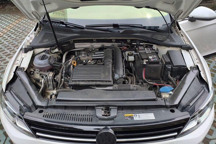 Used Volkswagen Lamando 2018 230TSI DSG Fashion Edition Engine Bay