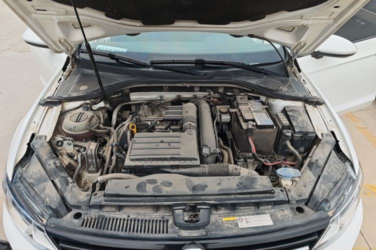 Used Volkswagen Lamando 2018 230TSI DSG Fashion Edition Engine Bay