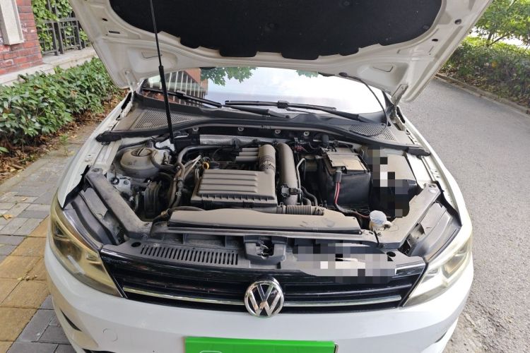 Used Volkswagen Lamando 2018 280TSI DSG Comfort Edition Engine Bay