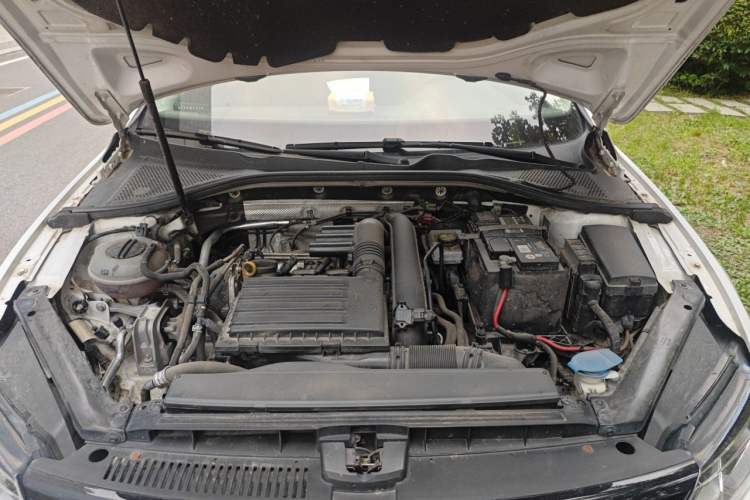 Used Volkswagen Lamando 2018 230TSI DSG Fashion Edition Engine Bay