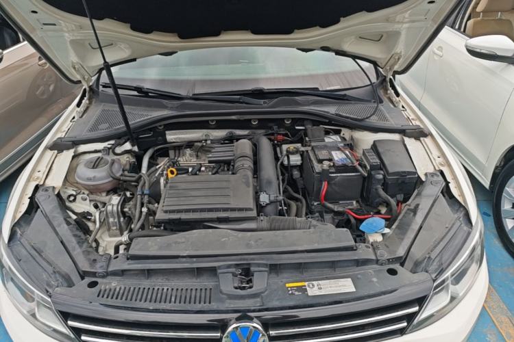 Used Volkswagen Lamando 2018 230TSI DSG Fashion Edition Engine Bay