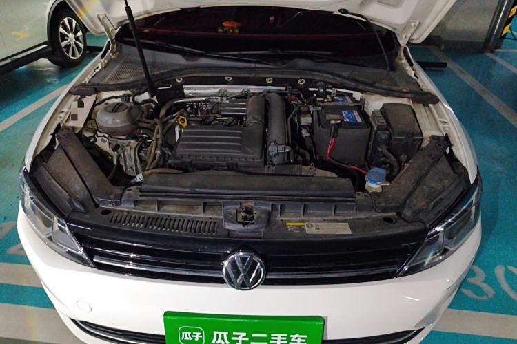 Used Volkswagen Lamando 2018 280TSI DSG Comfort Edition Engine Bay