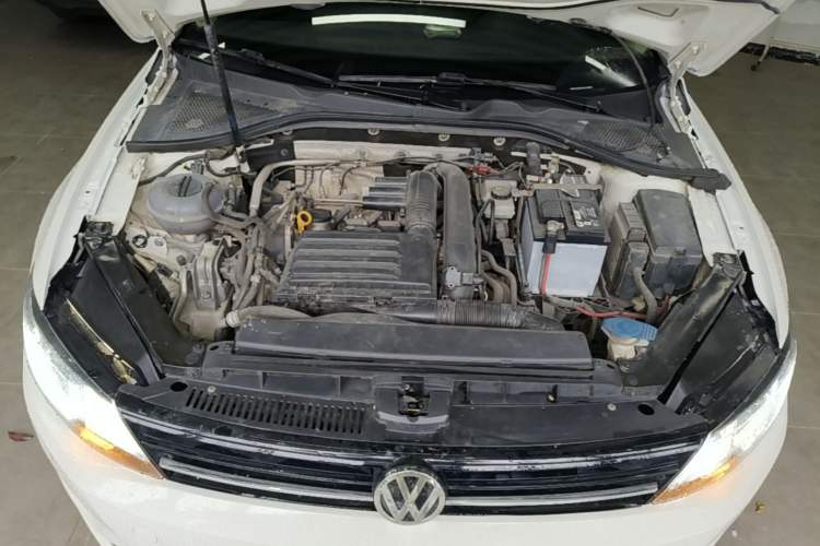 Used Volkswagen Lamando 2018 230TSI DSG Fashion Edition Engine Bay