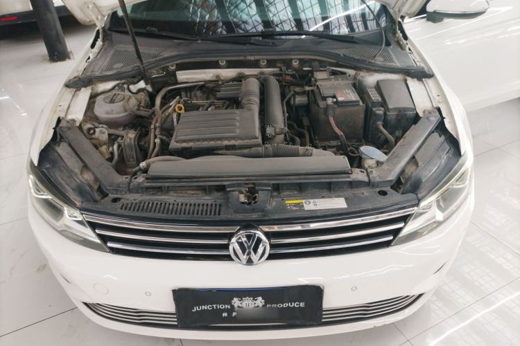 Used Volkswagen Lamando 2018 230TSI DSG Fashion Edition Engine Bay