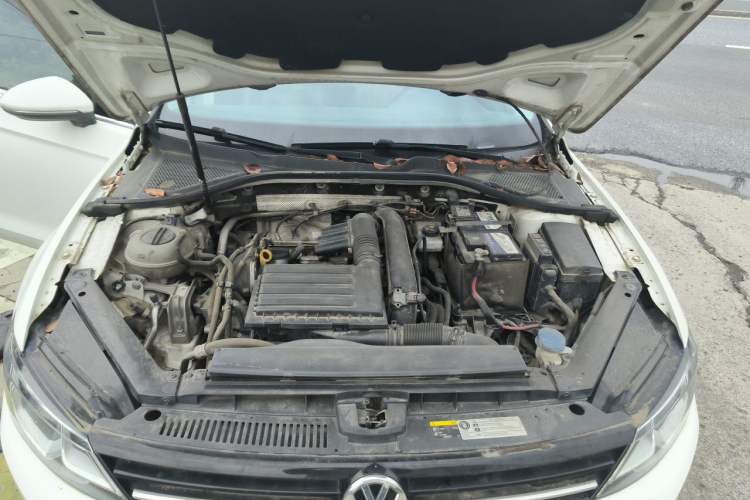 Used Volkswagen Lamando 2018 280TSI DSG Comfort Edition Engine Bay
