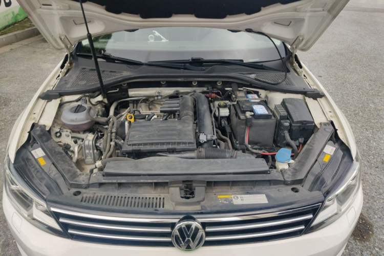 Used Volkswagen Lamando 2018 280TSI DSG Luxury Edition Engine Bay