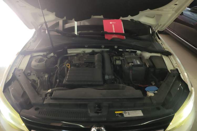 Used Volkswagen Lamando 2018 230TSI DSG Fashion Edition Engine Bay