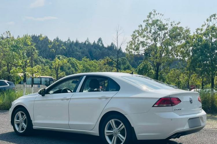 Used Volkswagen Lamando 2018 280TSI DSG Comfort Edition Exterior 2