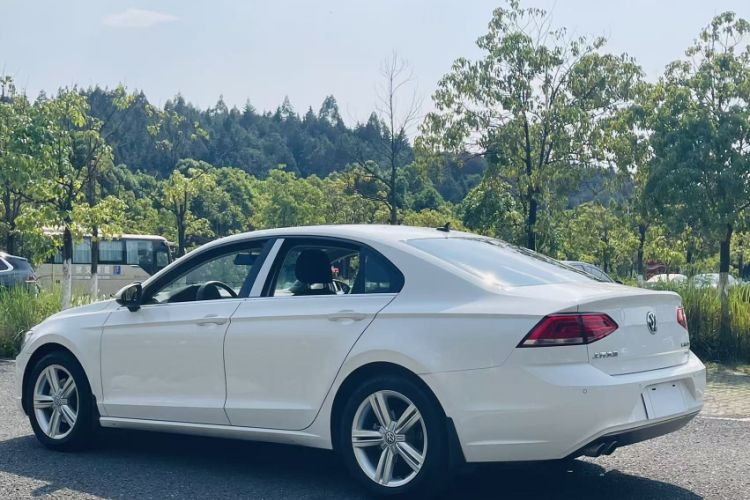 Used Volkswagen Lamando 2018 280TSI DSG Comfort Edition Exterior 3