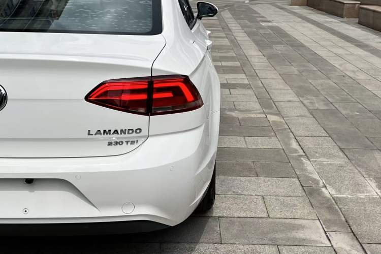 Used Volkswagen Lamando 2018 230TSI DSG Fashion Edition Exterior 3