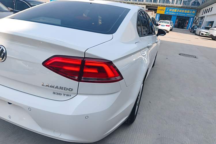 Used Volkswagen Lamando 2018 230TSI DSG Fashion Edition Exterior 3