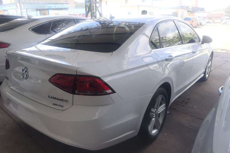 Used Volkswagen Lamando 2018 280TSI DSG Comfort Edition Exterior 3
