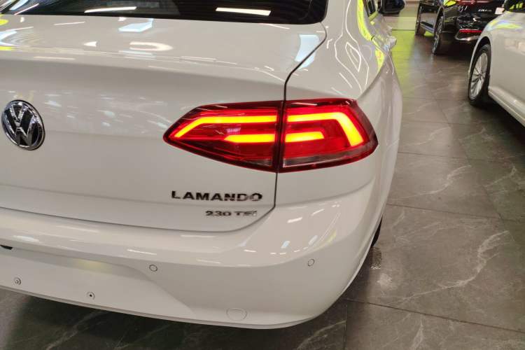 Used Volkswagen Lamando 2018 230TSI DSG Fashion Edition Exterior 3
