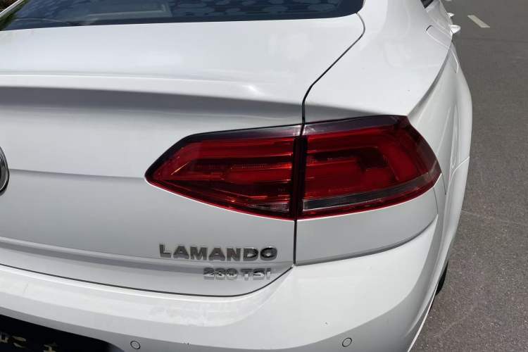 Used Volkswagen Lamando 2018 230TSI DSG Fashion Edition Exterior 4