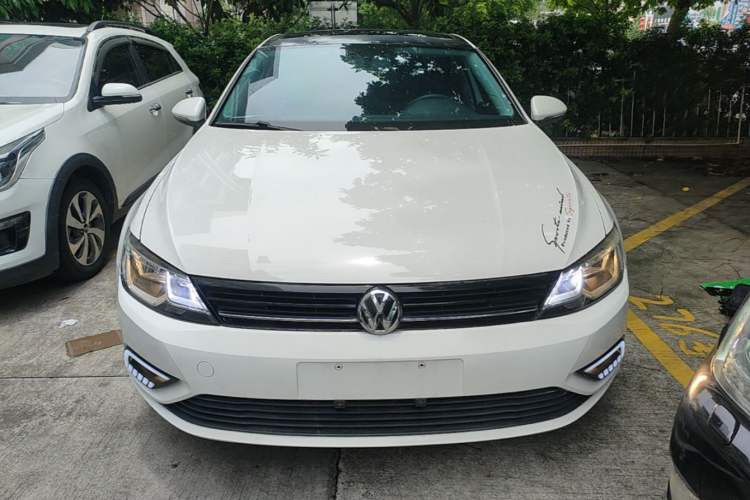 Used Volkswagen Lamando 2018 230TSI DSG Fashion Edition Front