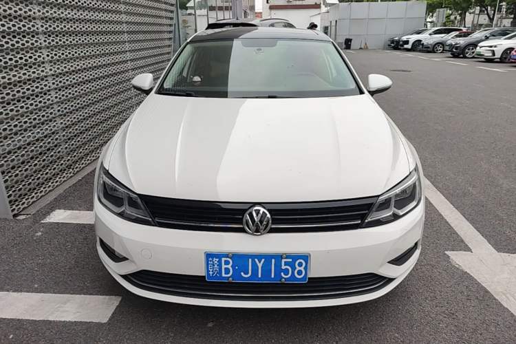 Used Volkswagen Lamando 2018 280TSI Manual Comfort Edition Front