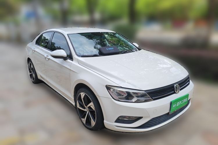 Used Volkswagen Lamando 2018 230TSI DSG Fashion Edition Front Right 45 Deg