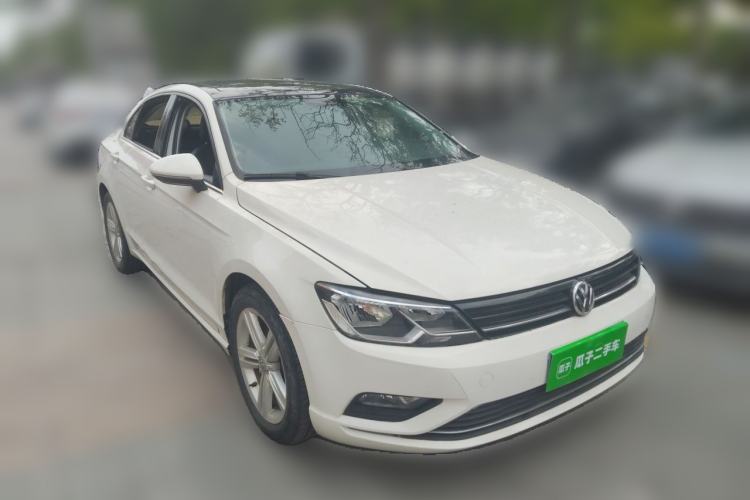 Used Volkswagen Lamando 2018 280TSI DSG Comfort Edition Front Right 45 Deg
