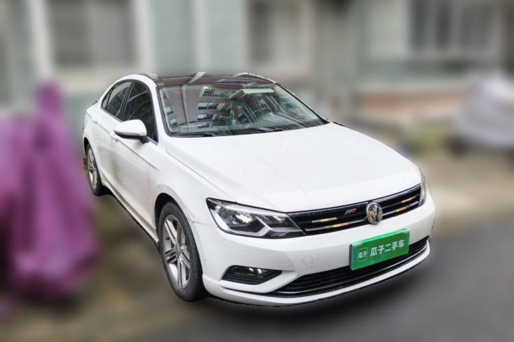 Used Volkswagen Lamando 2018 280TSI DSG Comfort Edition Front Right 45 Deg