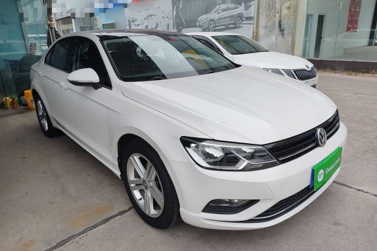 Used Volkswagen Lamando 2018 280TSI DSG Comfort Edition Front Right 45 Deg