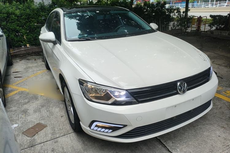 Used Volkswagen Lamando 2018 230TSI DSG Fashion Edition Front Right 45 Deg
